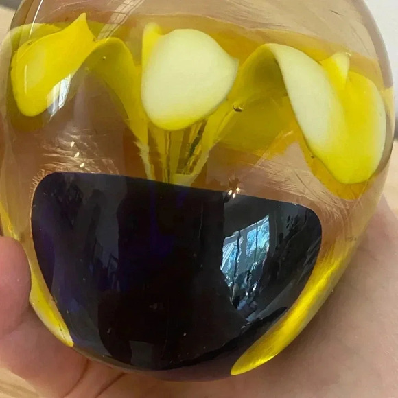 Arte Murano ICET Flower Round Paperweight - Picture 8 of 8